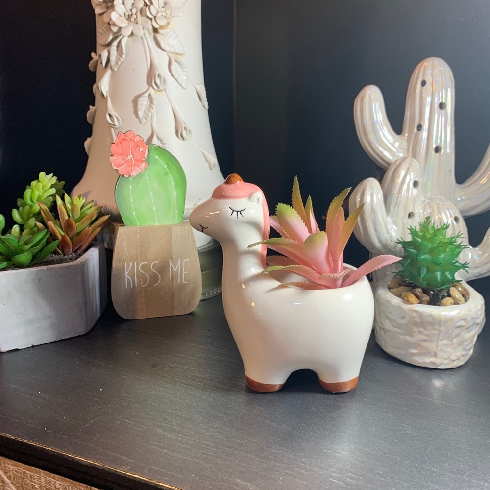 Uma Unicorn Animal Planter